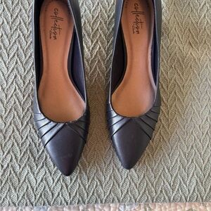 NWOT Clarks Elegant Navy Leather Heels
